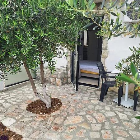 Hotel Vila D Boutique Qeparo